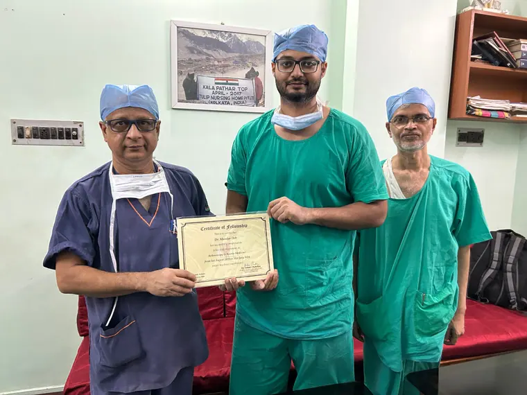 Dr. Mandar Deb receiving his fellowship certificate